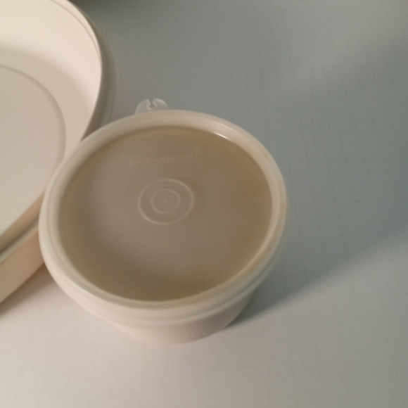 Vtg Tupperware Serving Dish with Cover and 6 Compartments plus Dip Bowl with Lid - Picture 8 of 12
